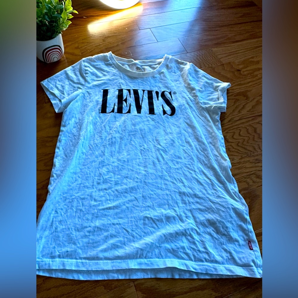 Levis tee